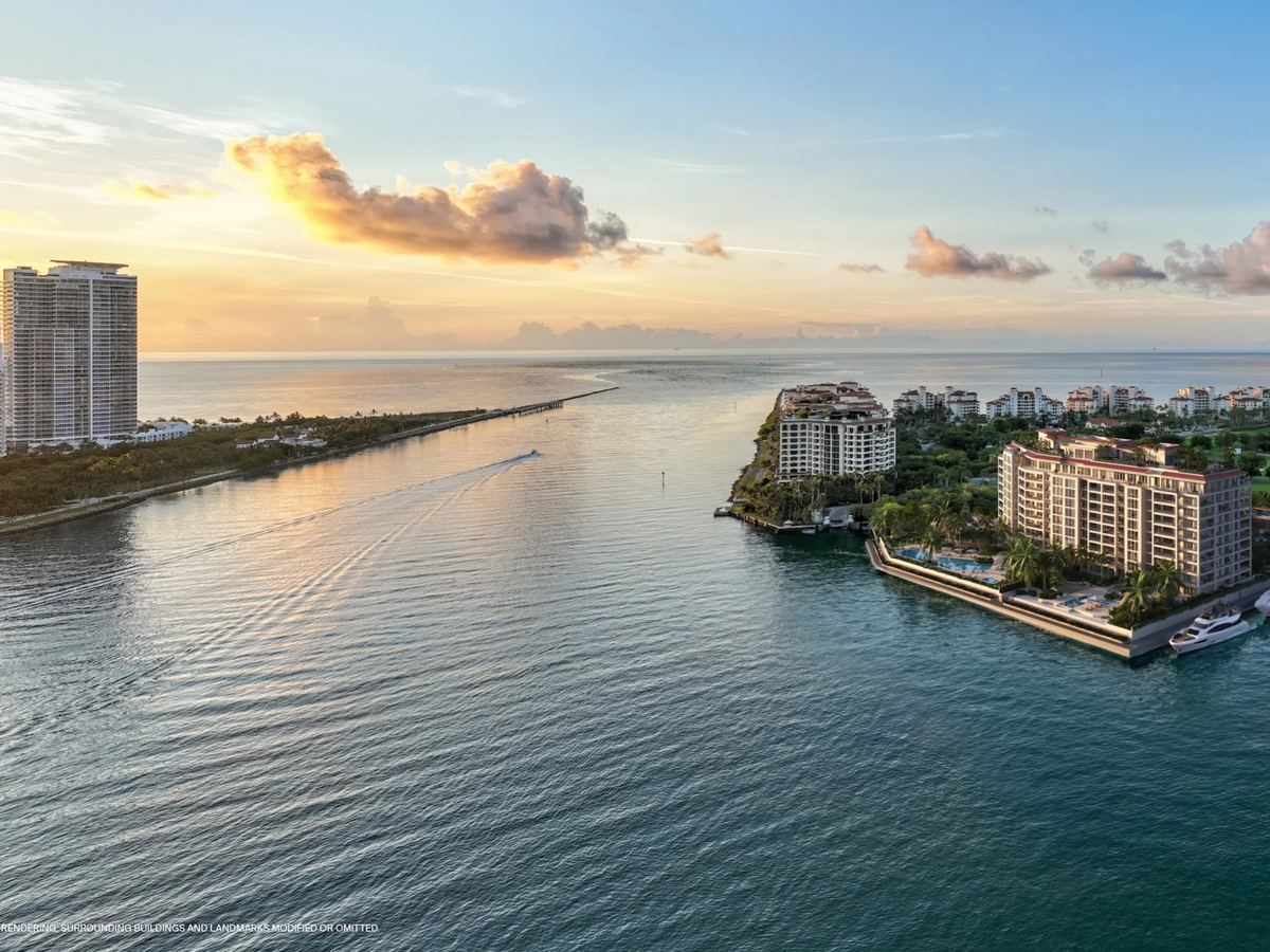 تصوّر معماري لمشروع The Residences at Six Fisher Island — صورة 1 من 6